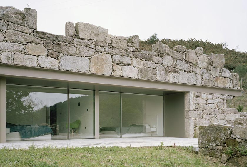 Stone house in Melgaço