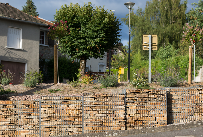 Gabions of Saint-Yrieix Gneiss for retaining walls