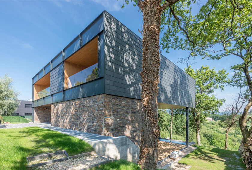 A family house with a facade of STONEPANEL™