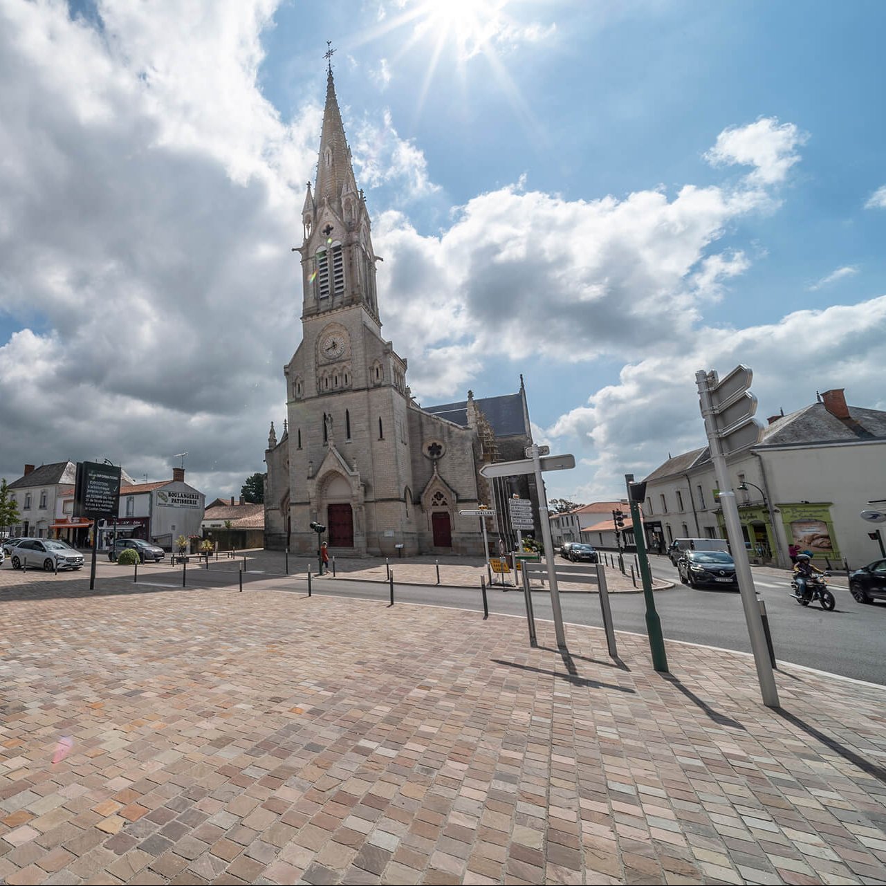 Sprucing up La Place Jean Yole